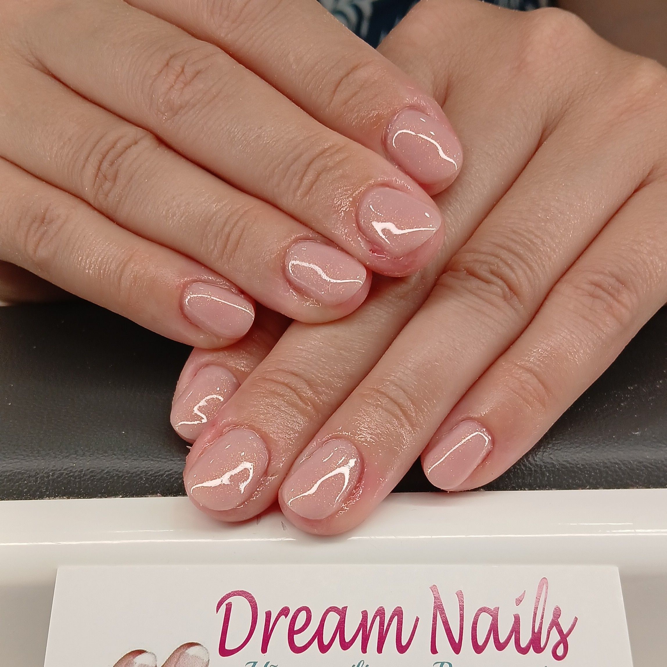 Manicura y permanentes